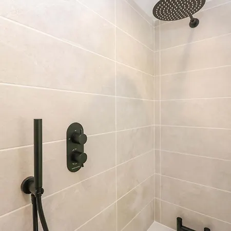 Semesterbostad Riverside No 5 *