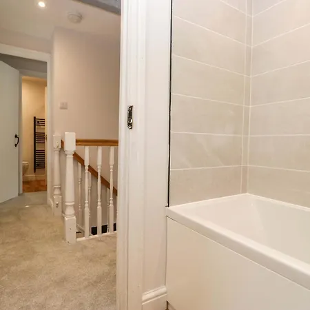 Holiday home Riverside No 5 *